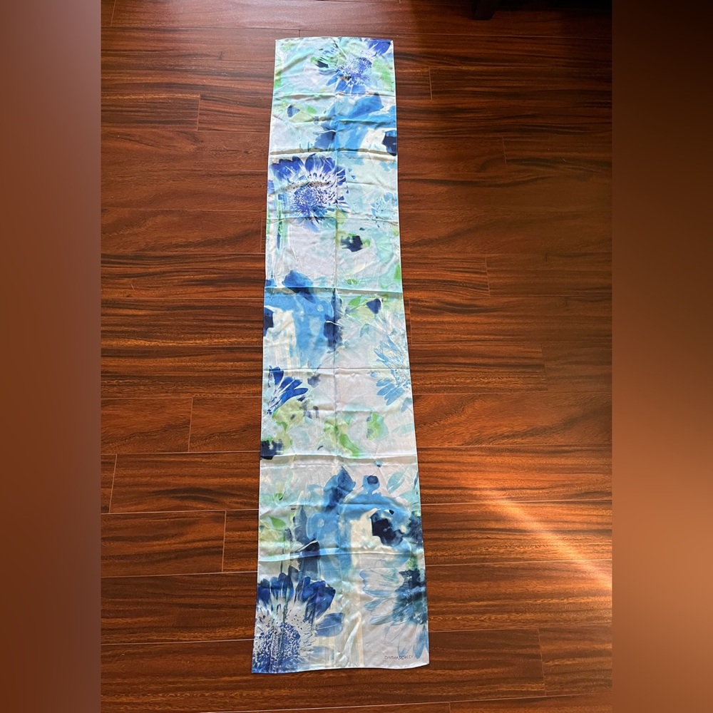 Cynthia Rowley women’s oblong scarf, floral blue green